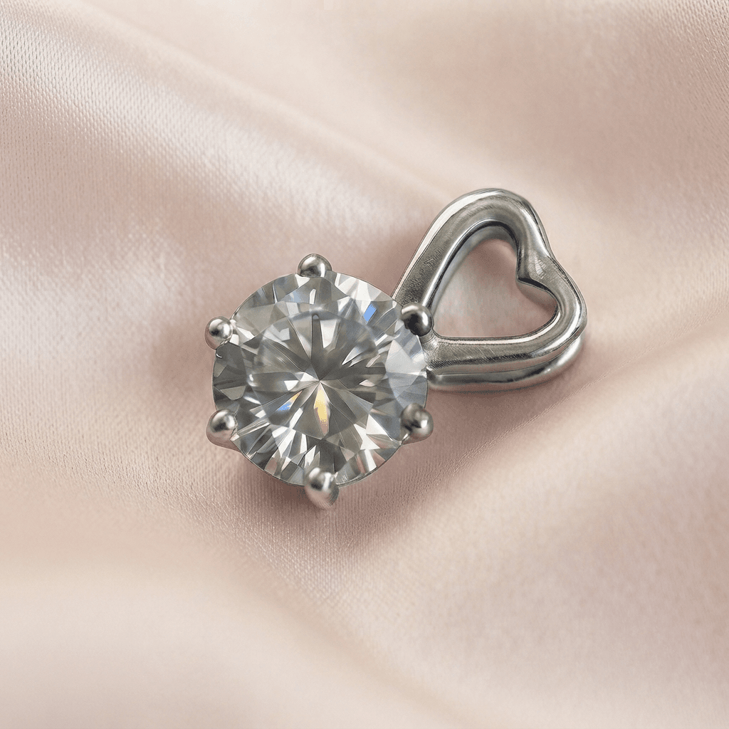 adde0ab5-0d99-4e4e-91a5-ca9f381d128a Heart Solitaire Pendant - Image 1