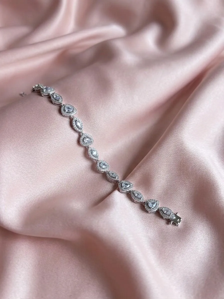 Dewdrop iris Tennis bracelet